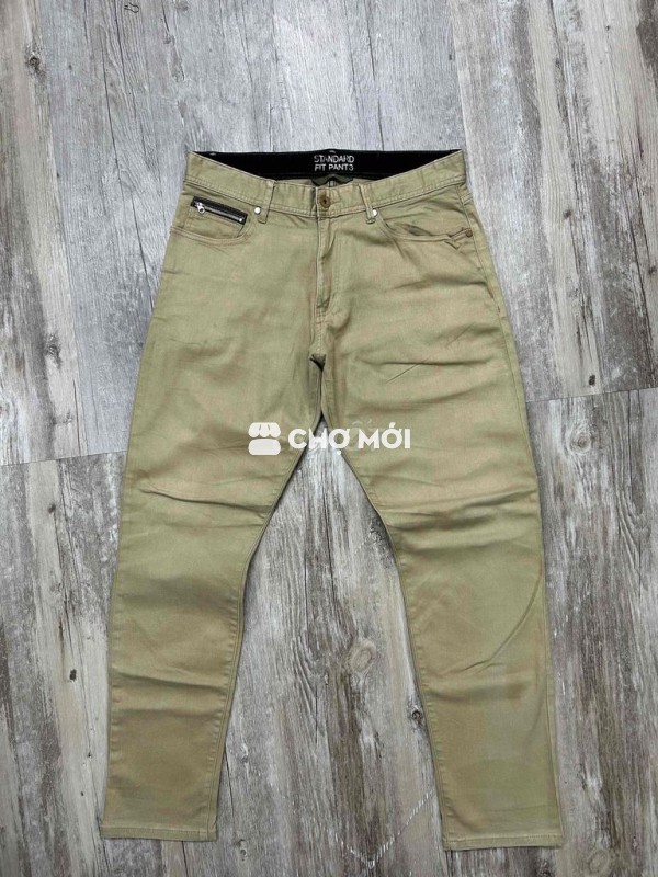 Standard    Confim  kaki jeans    size. 32