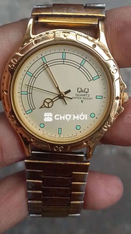 Đồng hồ Q&Q Quartz nhật,dây kim loại màu vàng
