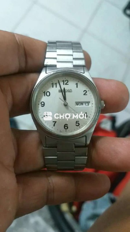 Đồng hồ Seiko Spirit thép không gỉ bạc