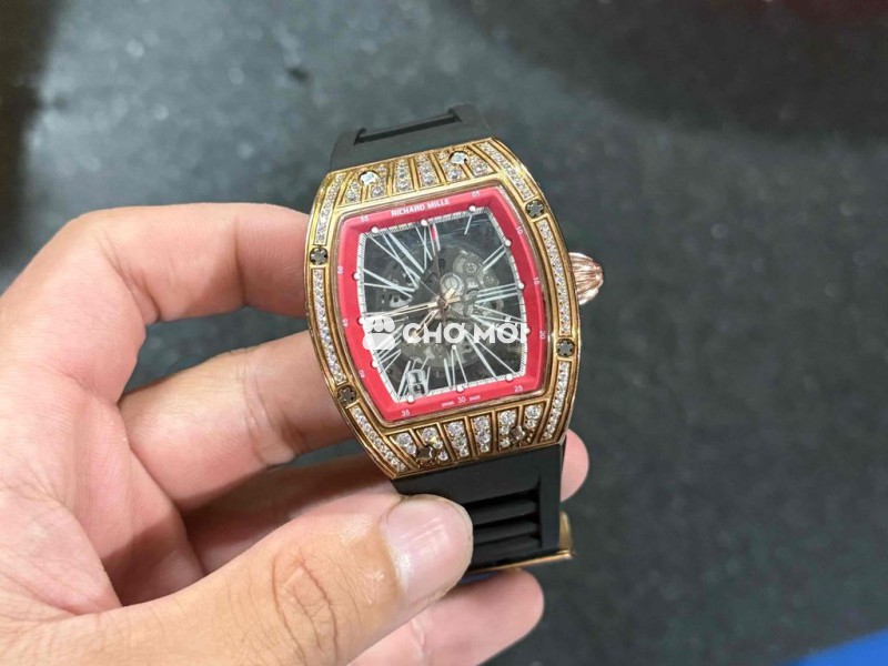 Pass chiếc đồng hồ RM thể thao