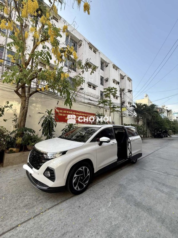 HYUNDAI Custin 2024 2.0 (Đăng ký tháng 10 2024)