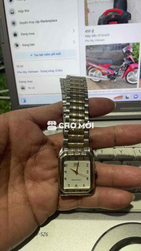 Đồng hồ Q&Q vuông, màu bạc vàng, dây kim loại
