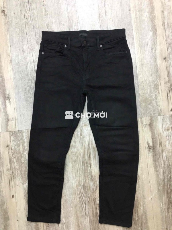 Uniqlo. Đen tuyền.    size. 32