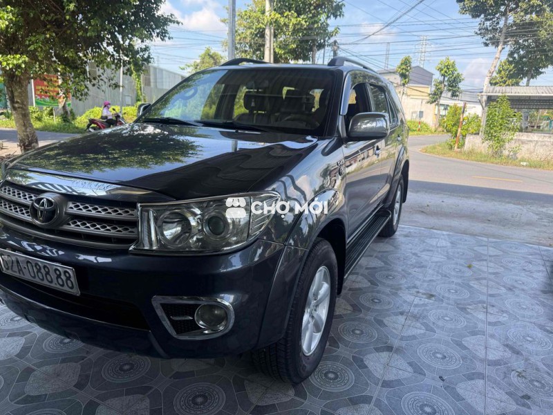 Toyota Fortuner máy dầu biển số 8888