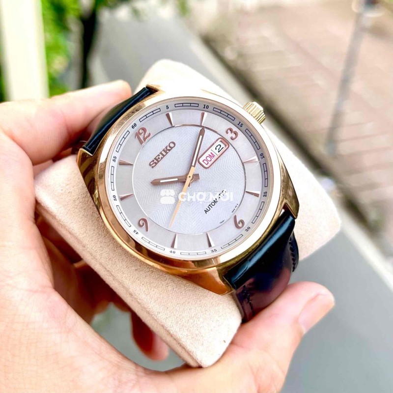 Mẫu có mặt dail cá hồi độc quá ạ