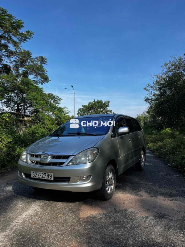 Toyota Innova 2006 G - 180000 km