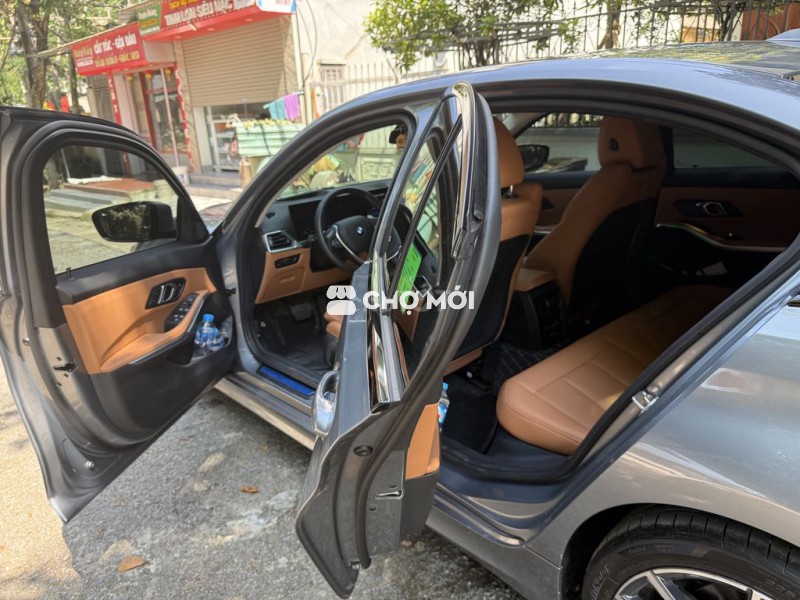 BMW 320i Sport Line Xám 2024 5 chỗ