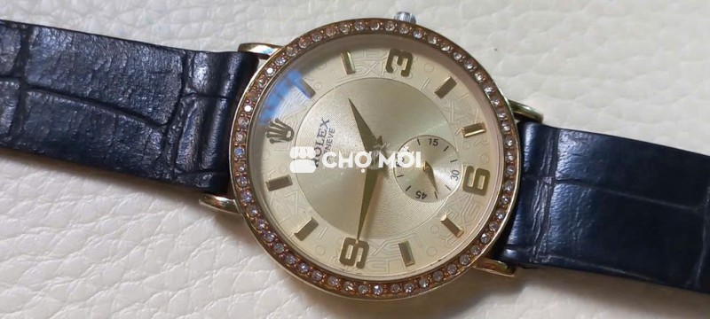 đồng hồ thời trang máy pin size 38 giá 888k