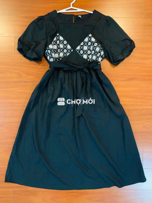 váy đen tay bồng siu xinh
