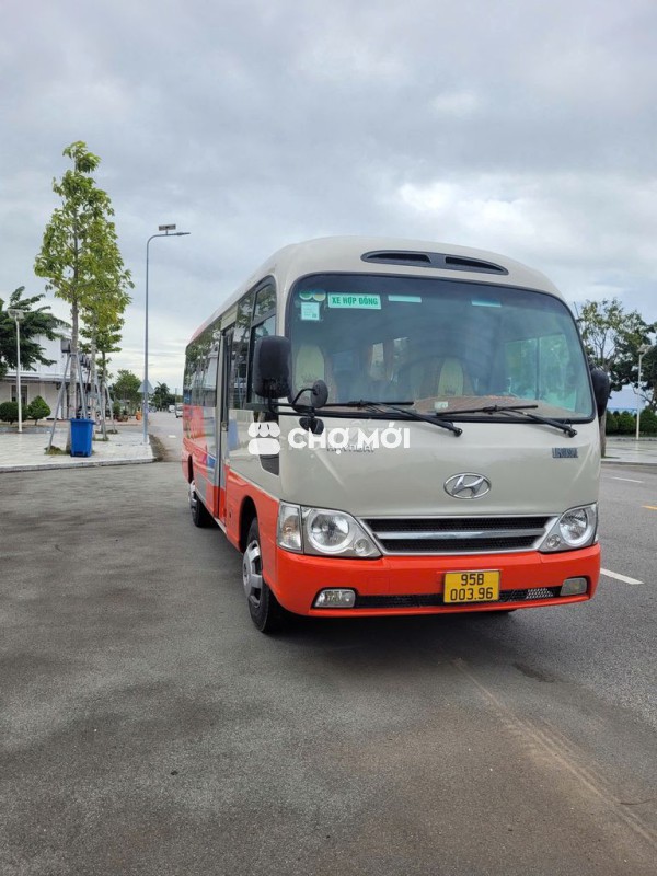 GIA ĐÌNH CẦN BÁN XE HUYNDAI COUNTY ĐÔ THÀNH