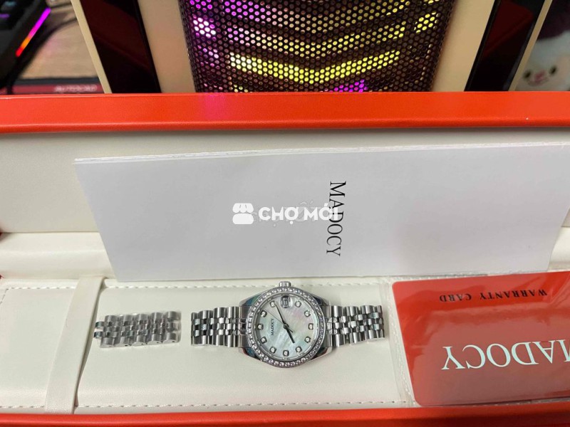 Đồng Hồ Nữ Madocy M81697 Dây Inox Bạc Mặt Trắng 31