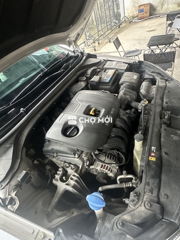 Hyundai Elantra AD số tự động 4 chỗ màu trắng