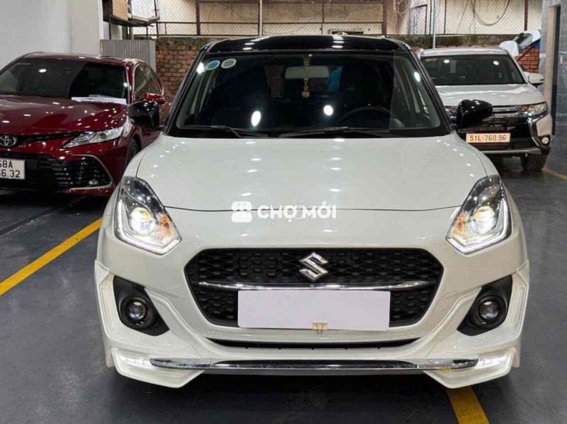 Suzuki Swift 2022 - 8000 km Đồ Chơi Full