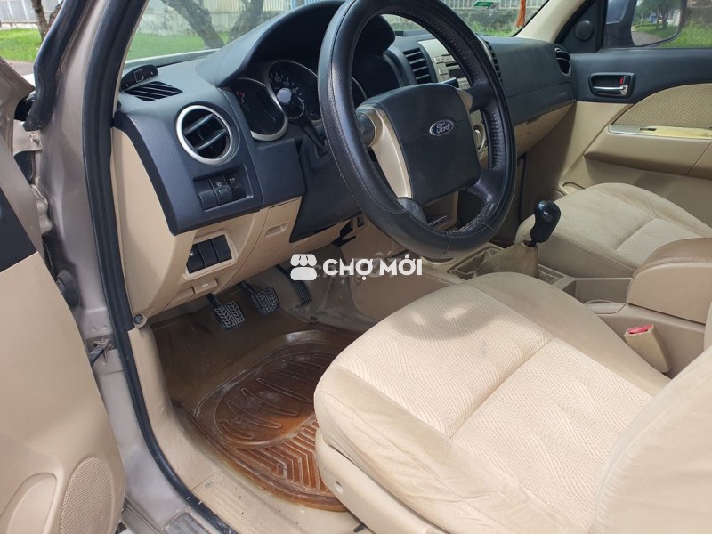 Ford Everest 2011 2.5L 4x2 MT - 120000 km