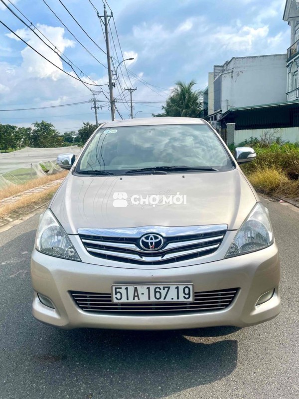 NHÀ BÁN INNOVA V AT (tự động) ĐỜI 2011 CƯC ZIN
