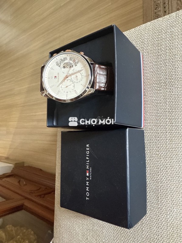 Đồng hồ Tommy Hilfiger nam dây da nâu mới