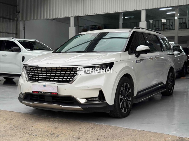 Kia Carnival 2024 2.2D Signature  - 59000 km