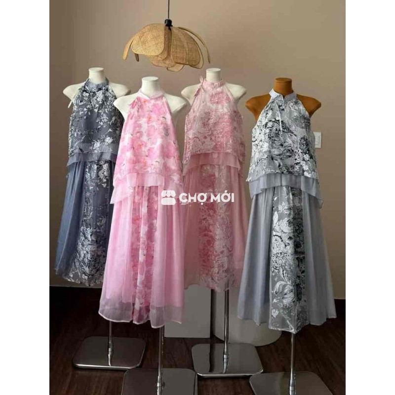 Áo dài cách tân cổ yếm