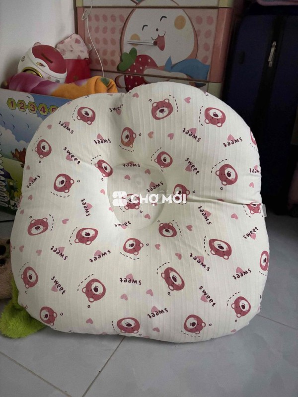 Gối chống trào cho bé