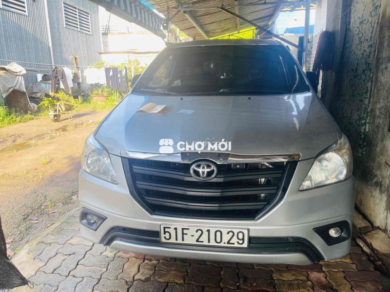 Toyota Innova 2015 2.0E - 250000 km