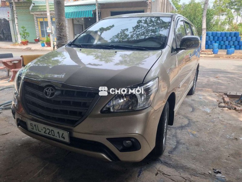 Toyota innova 2016 2.0V - 100000 km