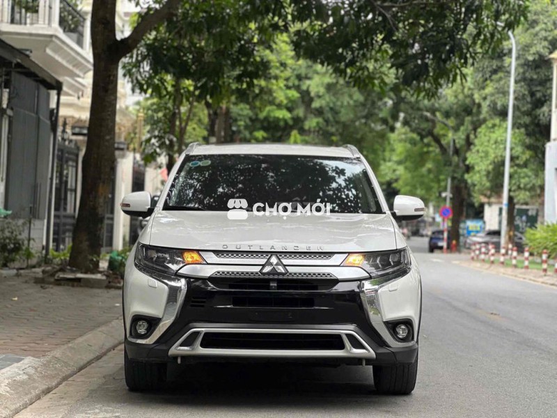 Mitsubishi Outlander 2.0Premium 2020 siêu đẹp