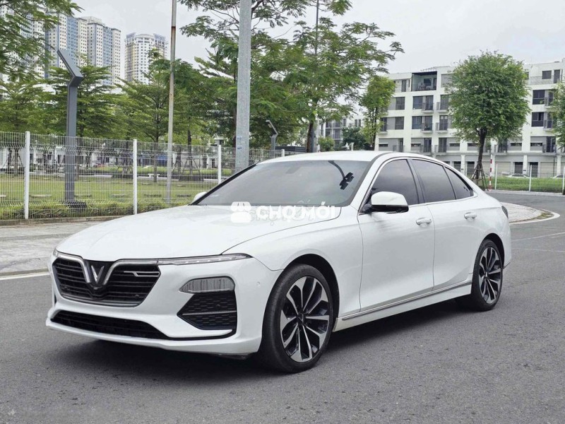 VinFast Lux A2.0 Premium 2022 - 49000 km