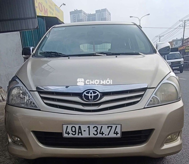 TOYOTA INNOVA 2.0 G 2010 số sàn 8 chỗ