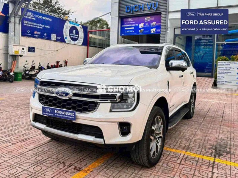 EVEREST TITAN 4x2 sx2023 bảo hành hãng Ford 2028