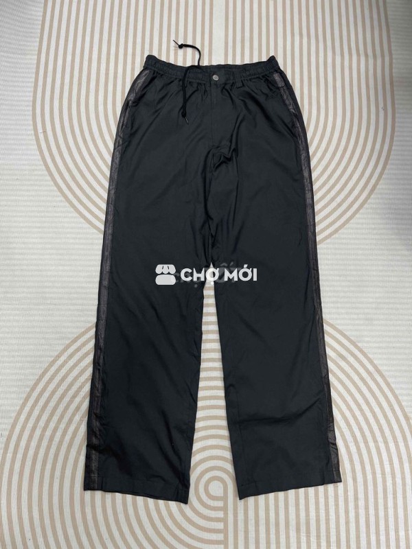 Quần gió Daks size M Số đo: eo 76-84, dài 100, ống