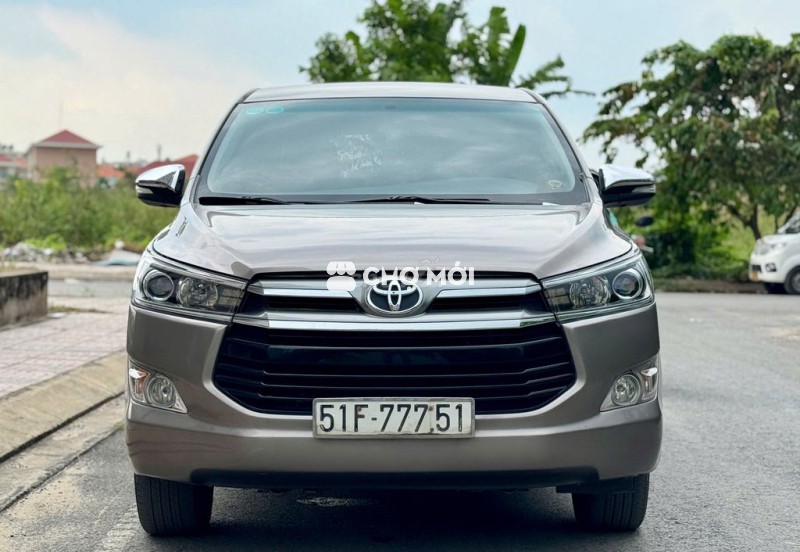 Toyota Innova 2016 2.0V mầu đồng ánh kim rất đẹp