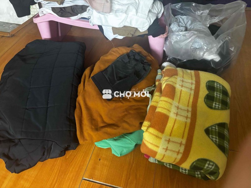 cho tặng quần áo mùa đông cho tặng