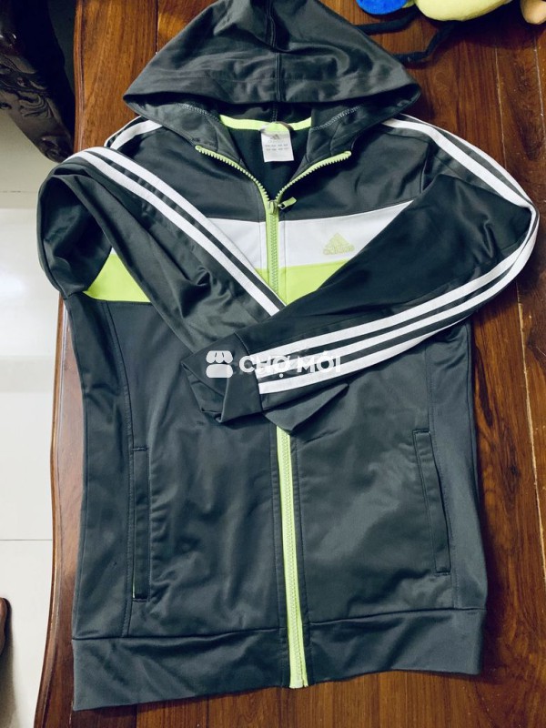 Áo Adidas chính hãng 100%, mới 97%. Size M