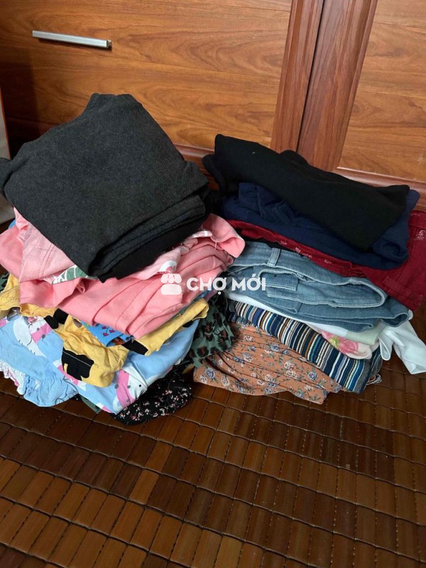 tặng quần áo đầm miễn phí
