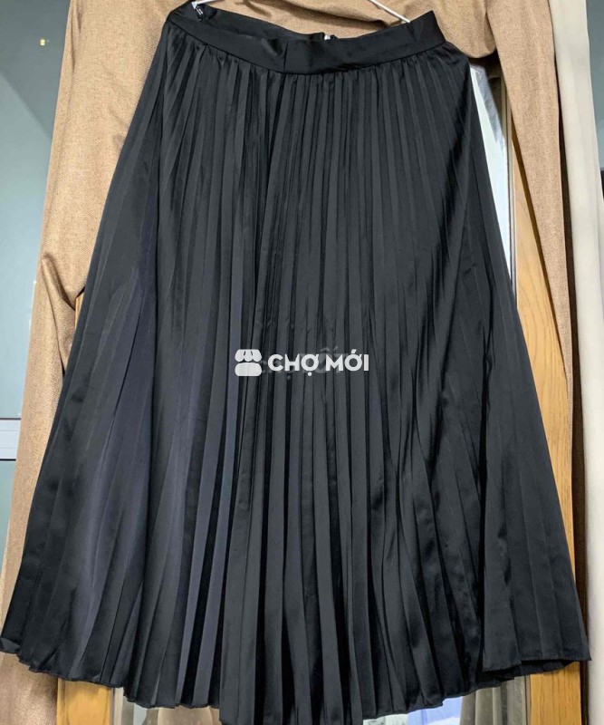 Chân váy xoè xếp ly