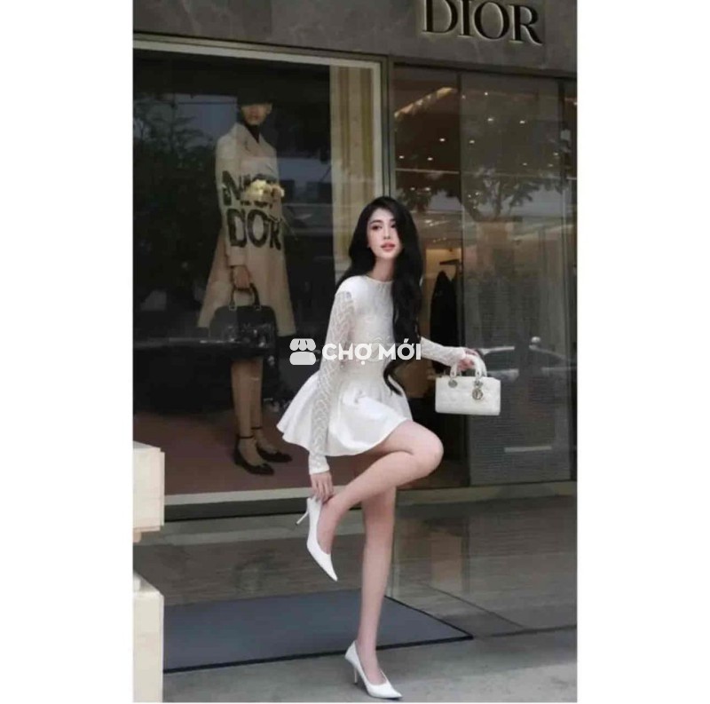 đầm nữ chất ren phối chi siêu phồng