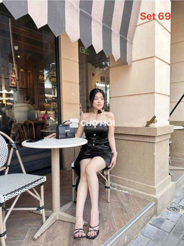 Set đen tặng dây cổ .