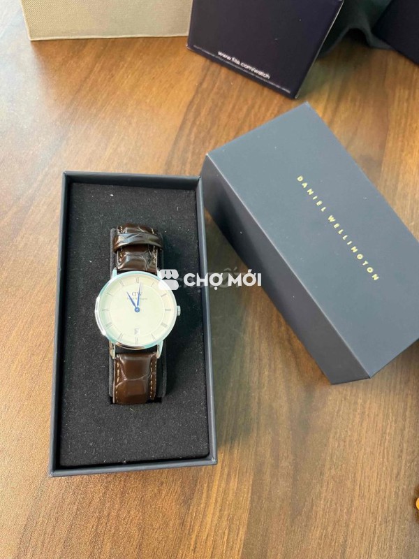 Đông hồ DW full box