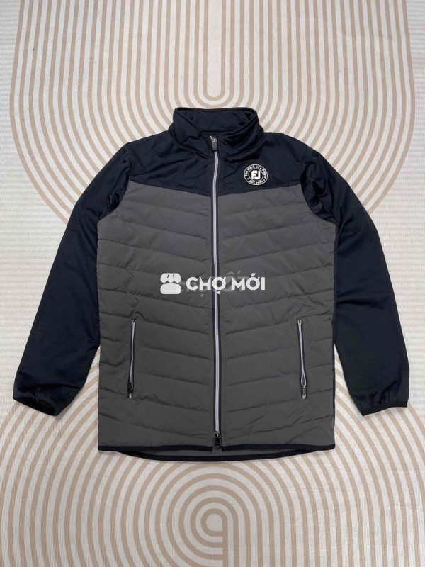 Khoác FJ size M Số đo: ngực 51, dài 67 Giá: 350k _