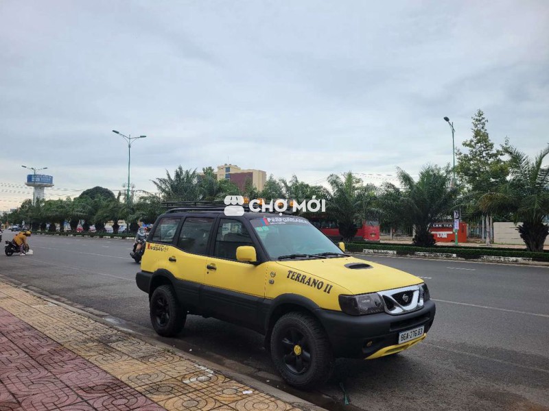 Nissan Terrano II 7 Chổ, Máy Dầu, 2 Cầu, Turbo