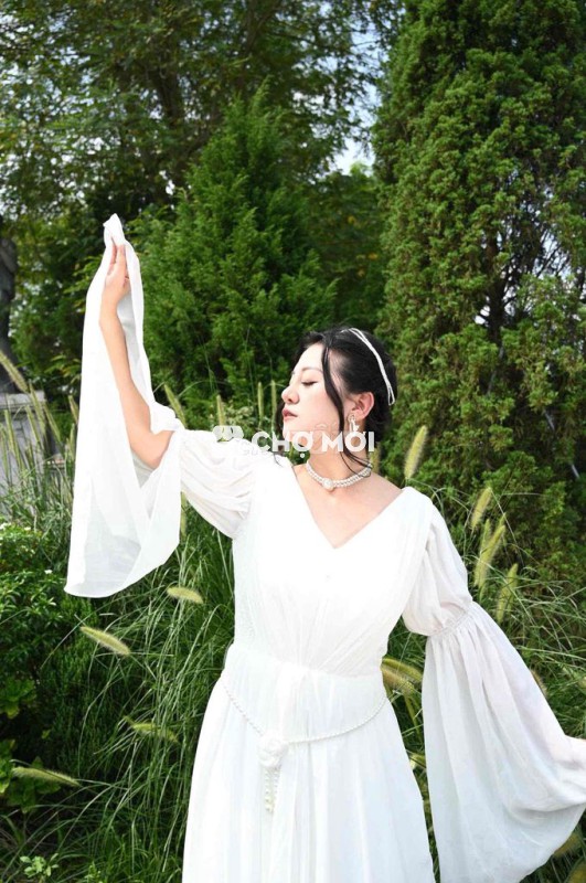 Váy tiệc đi bàn, chụp ảnh cưới, cô dâu cổ điển