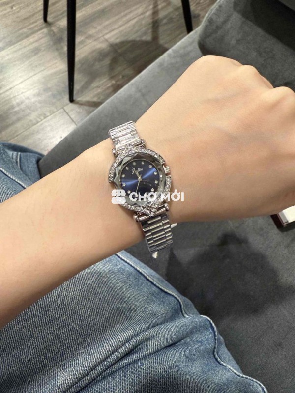 Đồng hồ gần 3tr bán 1tr250 mới 100%