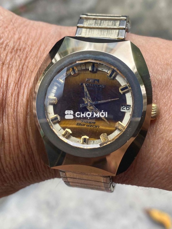 đồng hồ Tesnoch võ đá hổ phách