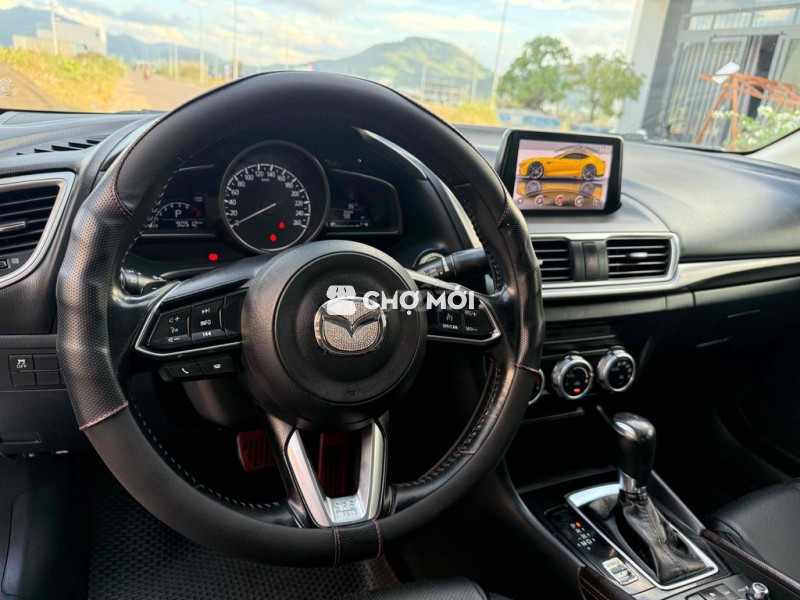 Mazda 3 2018 1.5 AT Sedan - 80000 km