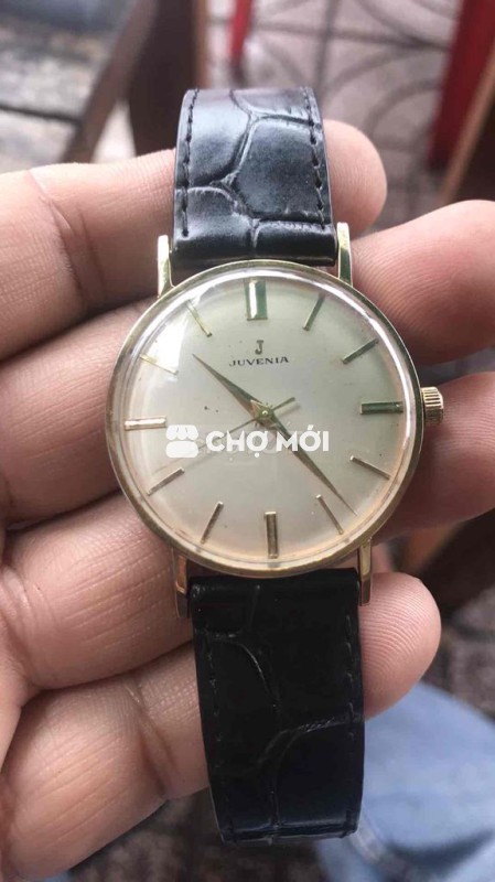 Đồng hồ lên dây thuỵ sỉ