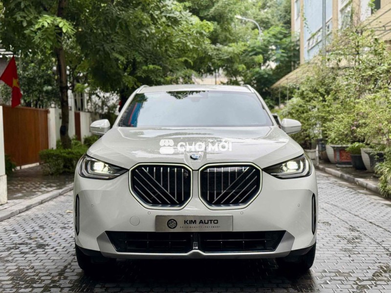 BMW X3 2025 sDrive20i - 2700 km
