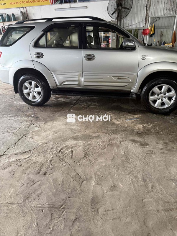 Toyota Fortuner 2009 2.5G - 100000 km