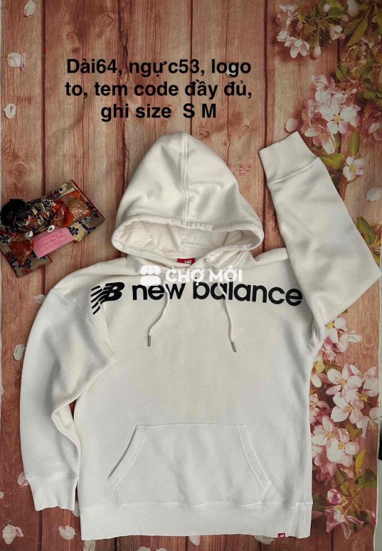 Áo khoác hiệu NB,logo to,trắng tinh,9hãng,size đep