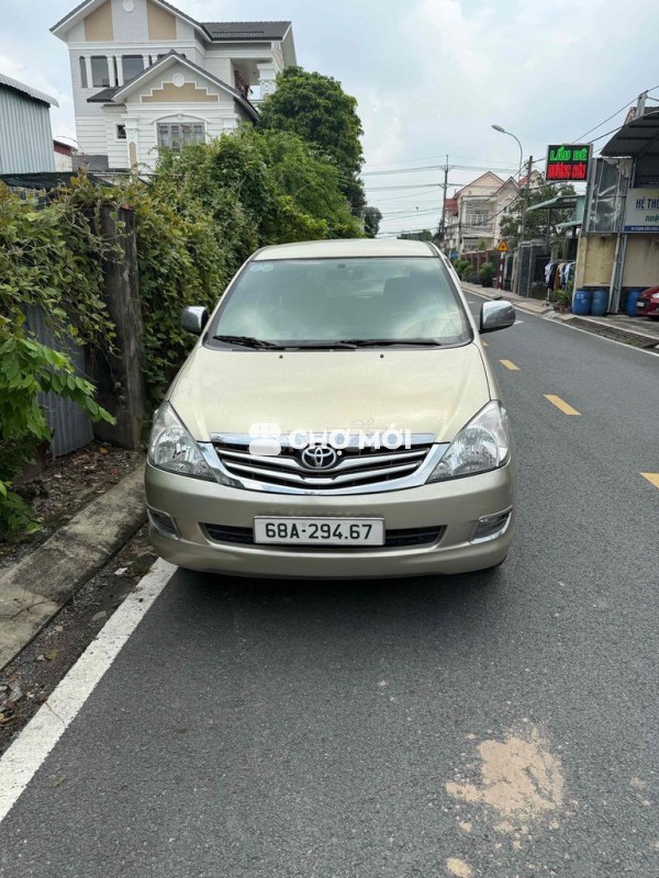 Toyota Innova 2006 G - 123 km