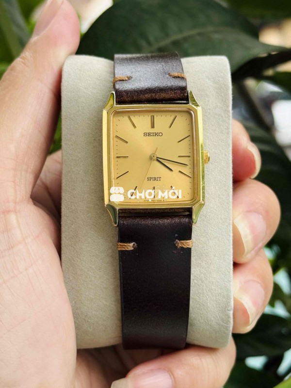 Tank Seiko Spirit kính saphia lắc kê vàng rất mới